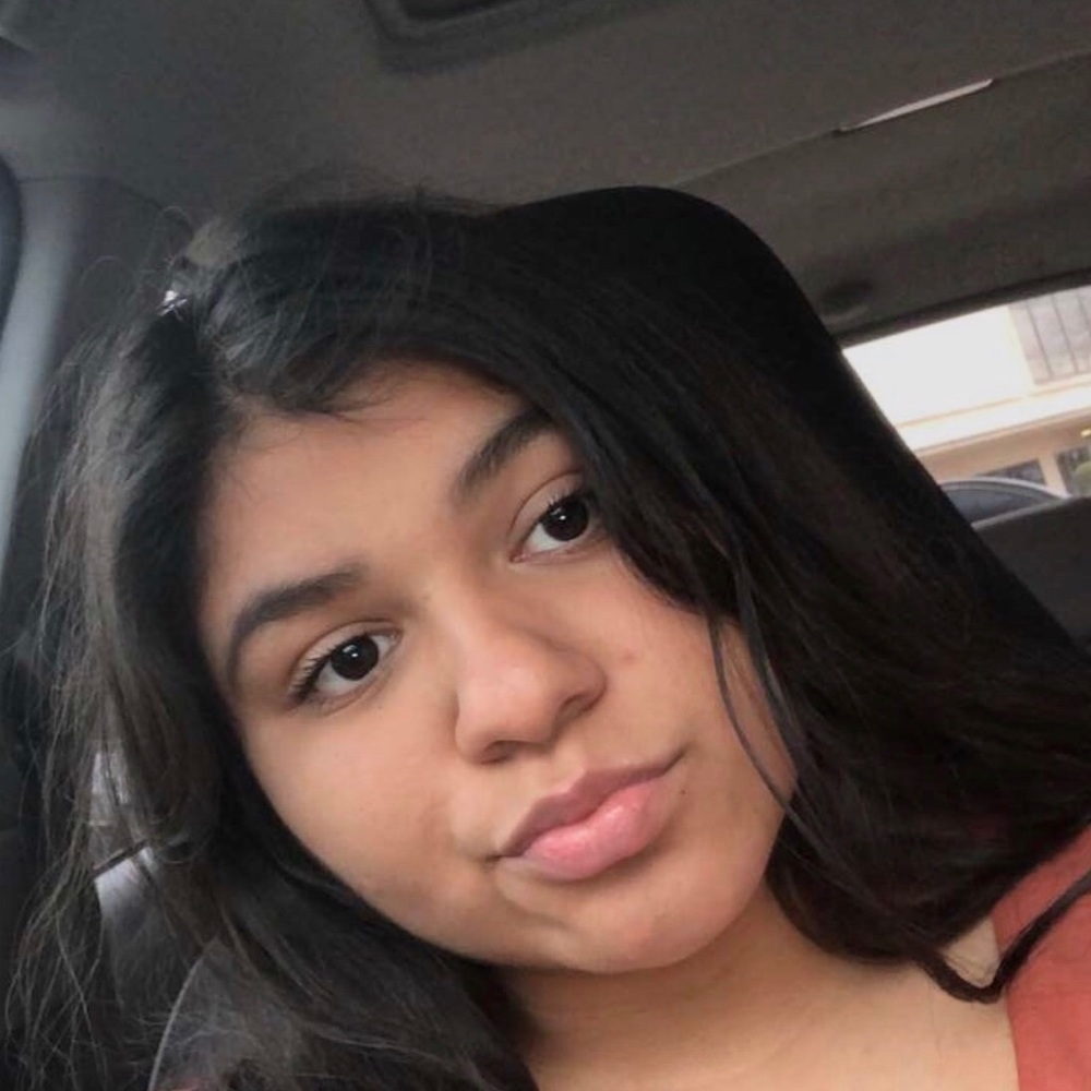 Meet your Posher, Carolina